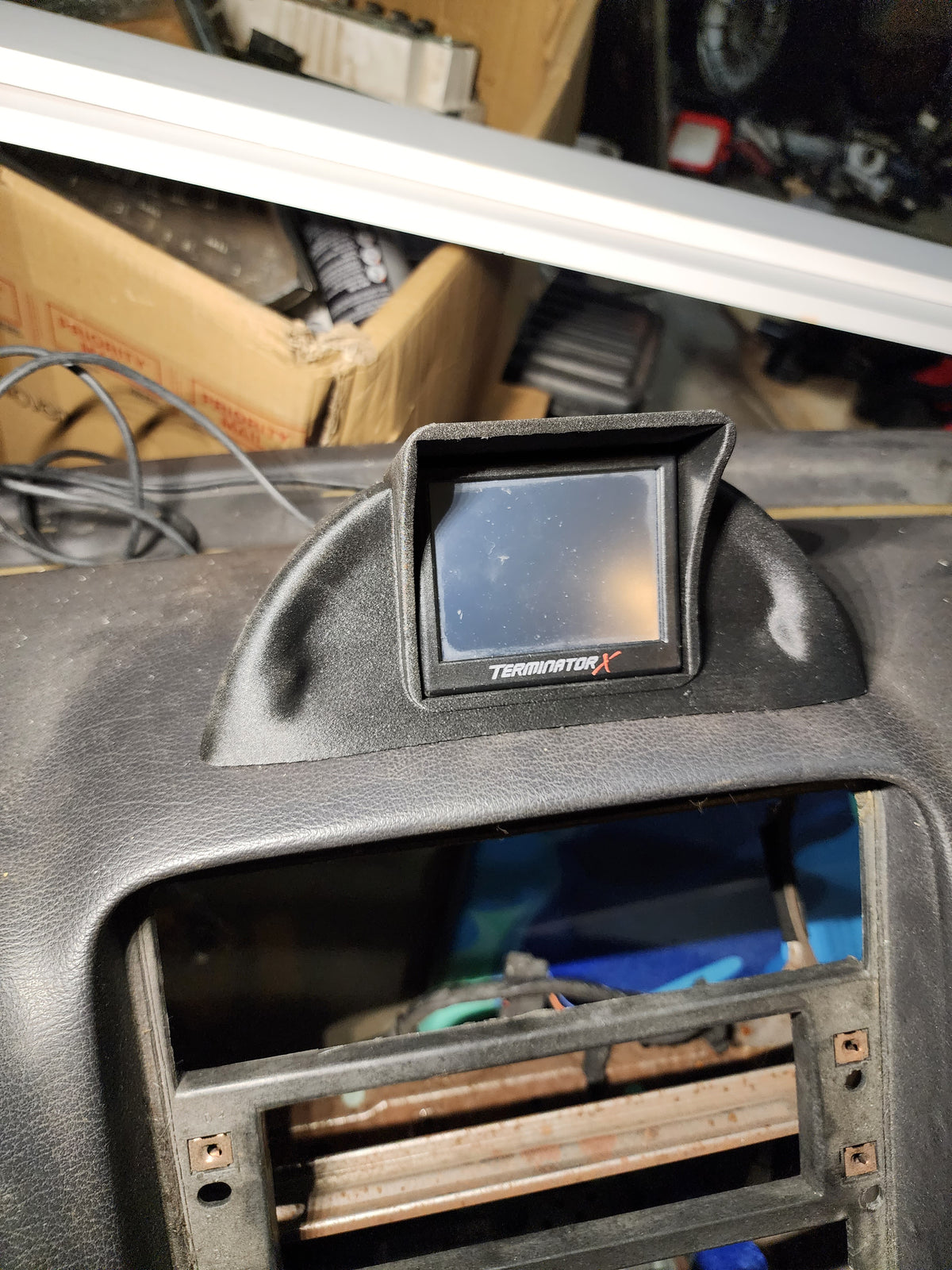 1994 to 2004 mustang New edge and SN95 terminator x and sniper screen clock mount.